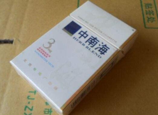 柴火炉户外烟囱安装图片